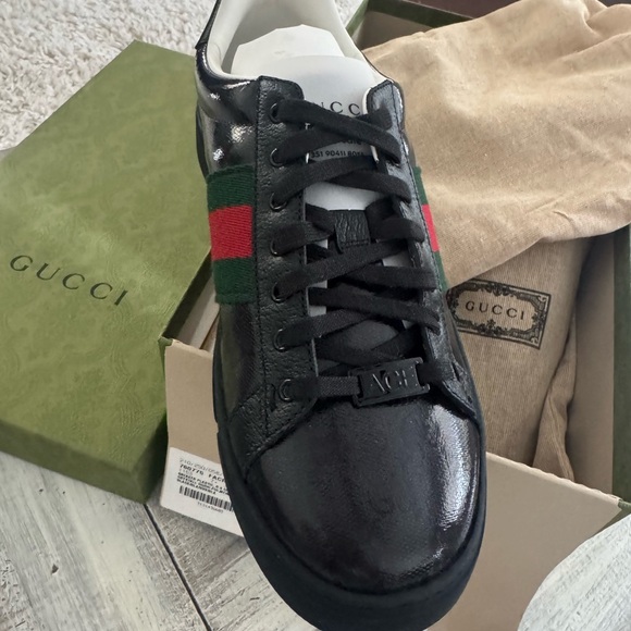 Gucci Black Sneakers with Green and Red Stripes